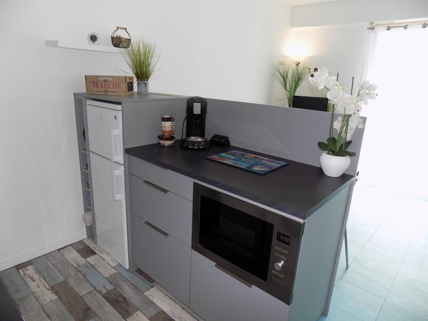 Saint Georges De Didonne - Pleine Vue Mer Pour Ce Studio Cabine Face A La Plage Exterior photo